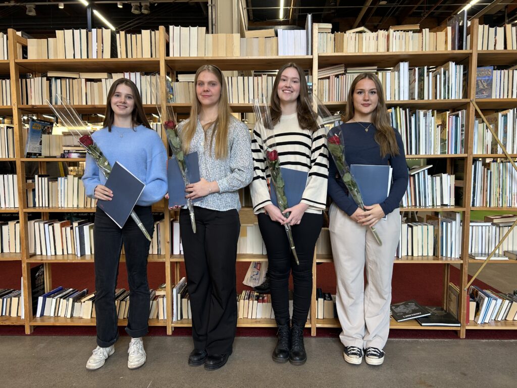 Tankeväckande, men också mörka berättelser i ungas skrivtävlingar