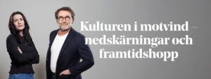 Portrtätt på en kvinna i långt mörkt hår och en man i kavaj och röda glasögonbågar.