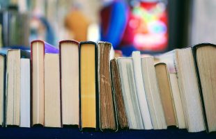 Litteraturstöd går till att skapa texter, inte till att producera böcker, visar kartläggning Litteraturstöd går till att skapa texter, inte till att producera böcker, visar kartläggning